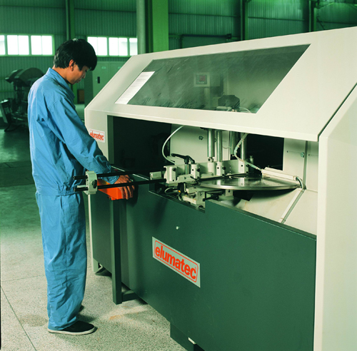 AKS134��S�˽��и�C